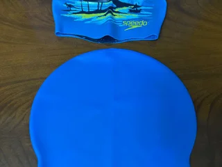 Шапочки для плавания: резиновая и силиконовая Speedo