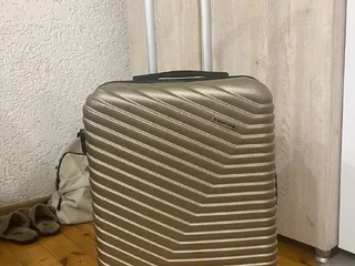 Чемодан Kaiman (золотистый)
