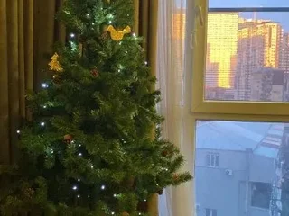 Искусственная новогодняя елка