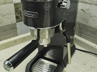 Комплект: Кофемашина De’Longhi Dedica Arte EC885.GY и Жерновая кофемолка BioloMix