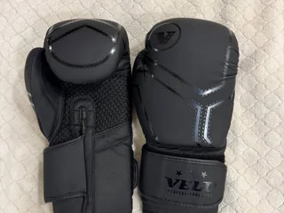 Боксёрские перчатки VELO Professional Gear