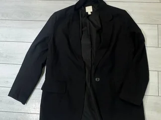 Черный пиджак H&M M