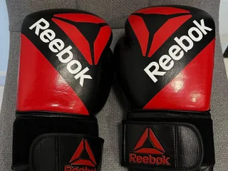 Боксерские перчатки Reebok 16 oz