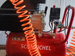 Компрессор с пистолетом и шлангом SCHMEICHEL