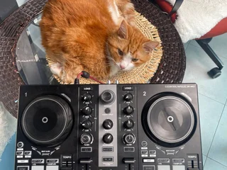 DJ контроллер Hercules DJControl Inpulse 200 MK2