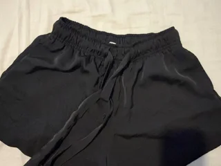 Шорты атласные H&M