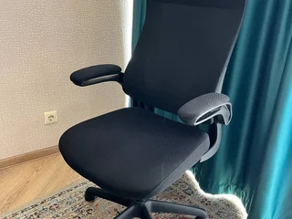 Офисное кресло