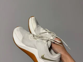 Кроссовки Nike женские