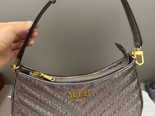 Новая сумка Guess с пыльником