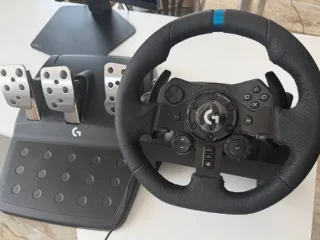 Руль и педали Logitech g923