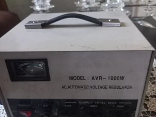 Стабилизатор напряжения AVR-1000W