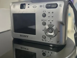 Цифровая камера Sony Cyber-shot DSC-S80