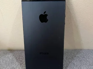 iPhone 5 черный 16GB