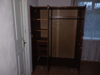 Трёхстворчатый шкаф