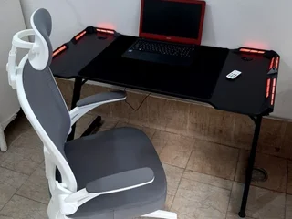 Игровое компьютерное кресло
