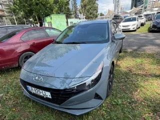 Hyundai Elantra 2022 седан