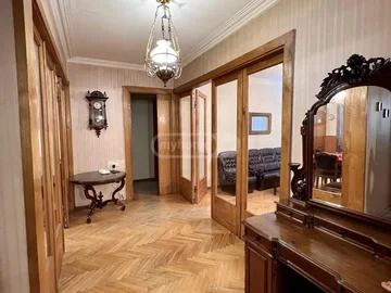 5-комнатная квартира в Тбилиси