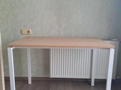 Стол 100х60, высота 75см.