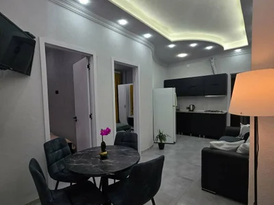 Долгосрочная аренда 3-комнатной квартиры в Khimshiashvili District