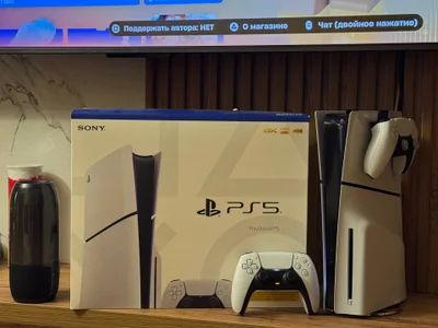 PS5 Slim 1TB с двумя джойстиками и играми