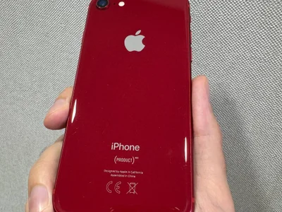 iPhone 8 Red