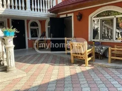 Частный дом из 6 комнат. Чугурети