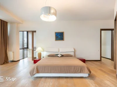 5 room Flat For Rent. Vake
