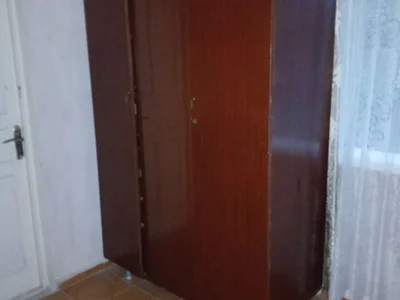 Трехстворчатый платяной шкаф