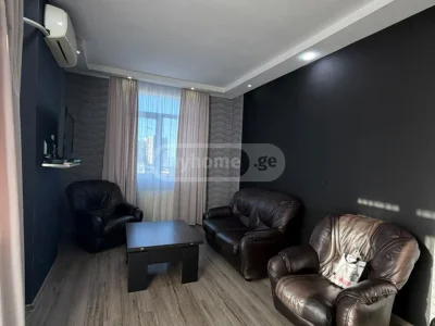 Квартира (65 м²)