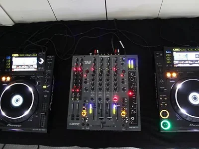 DJ комплект: Pioneer CDJ 2000nxs и Allen & Heath Xone 92