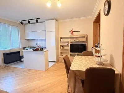 Ул. Ражден Гветадзе, 10: 3-комнатная, 57.0 м²