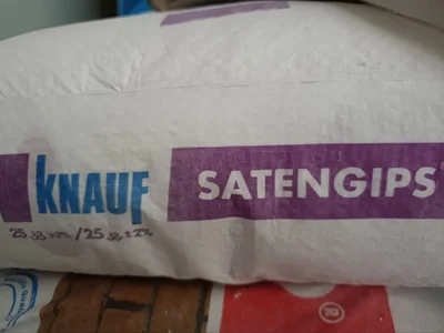 Клей плиточный и штукатурка