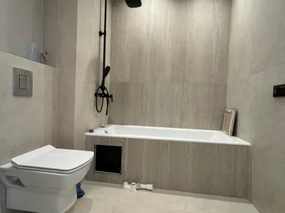 Белый дом: 2-комнатная, 82.0 м²