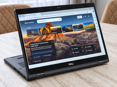Ноутбук Dell Latitude 7390 2-in-1 i5/8GB/256GB
