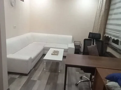 1+1 у парка 26 Мая, $400