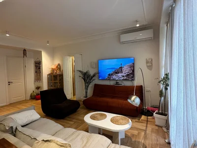 4 room Flat For Sale. Vake