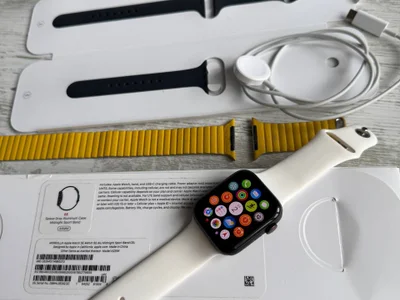 Apple Watch SE 44mm GPS Cellular Midnight