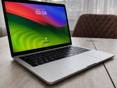 MacBook Pro 13 (2018) i5 / 16GB / 1TB