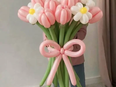 Большие цветы из воздушных шаров