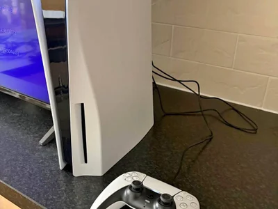 Игровая консоль PS5 с дисководом