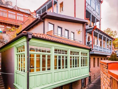 4 room Private House For Sale. Sololaki