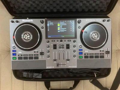 DJ контроллер Numark Mixstream Pro Go