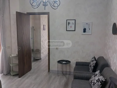 1+1 на ზუბალაშვილი ს. ქ. 37 ძველი ბათუმის უბანი