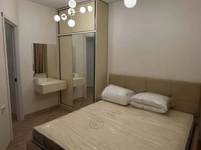 3-комнатная квартира, 65 кв.м, $650