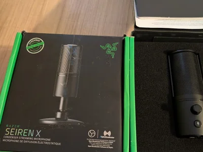 Микрофон Razer Seiren X