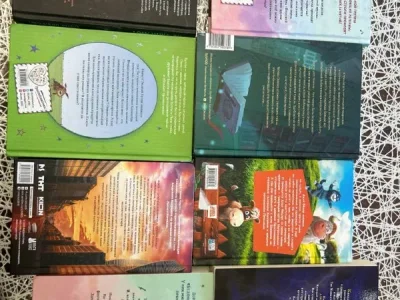 Книжный шкаф