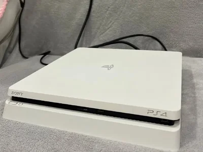 PlayStation 4 Slim 500GB Белый