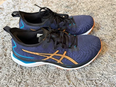 Кроссовки Asics