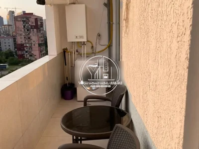 3-комнатная квартира, 61 м², $550