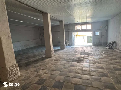 Store-Industrial property For Rent. Isani